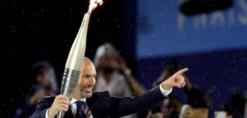 JO 2024 - Zinedine Zidane porteur de la Flamme