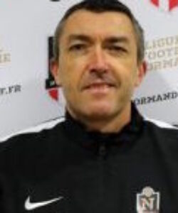 1553093603-Portrait-Stephane-186x186-1